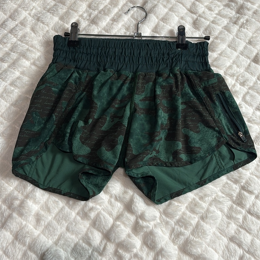 Lululemon Tracker Short II *High Rise - Picture 3 of 4